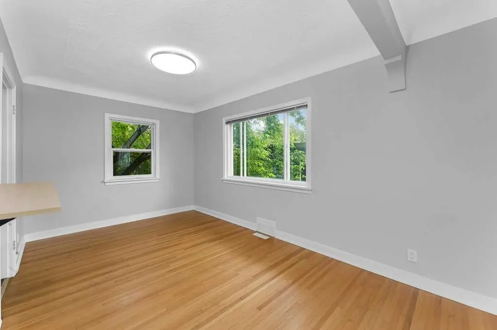 2216 19 Street SW Calgary AB T2T 4W9