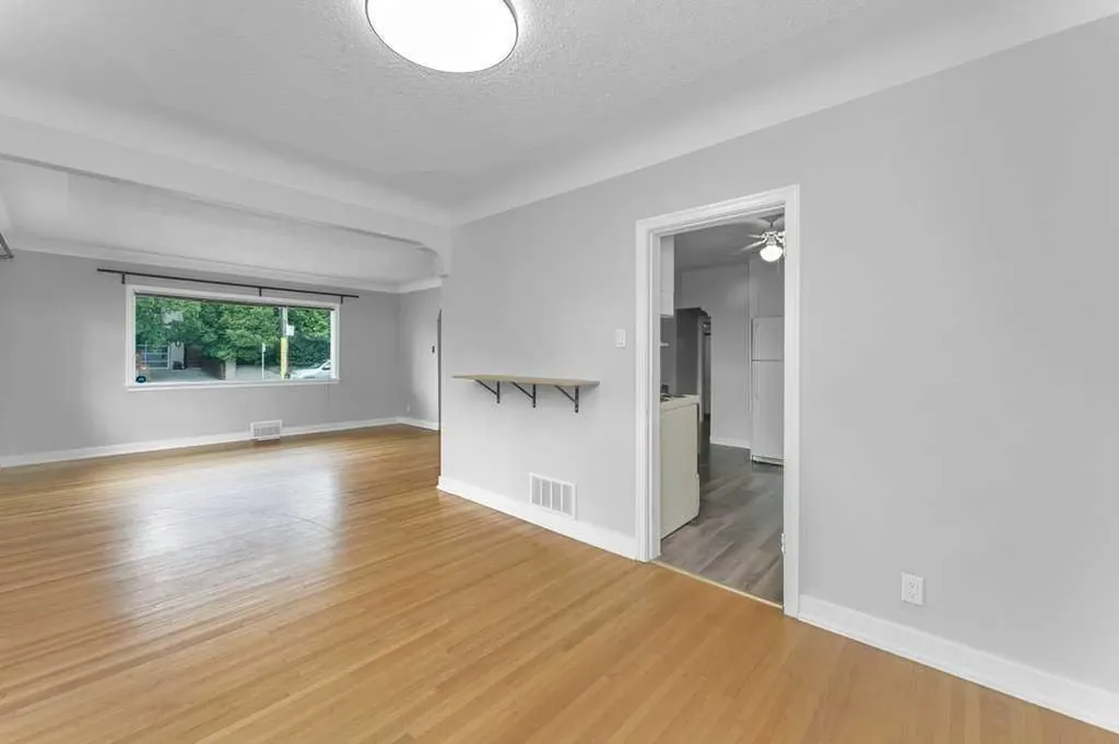 2216 19 Street SW Calgary AB T2T 4W9