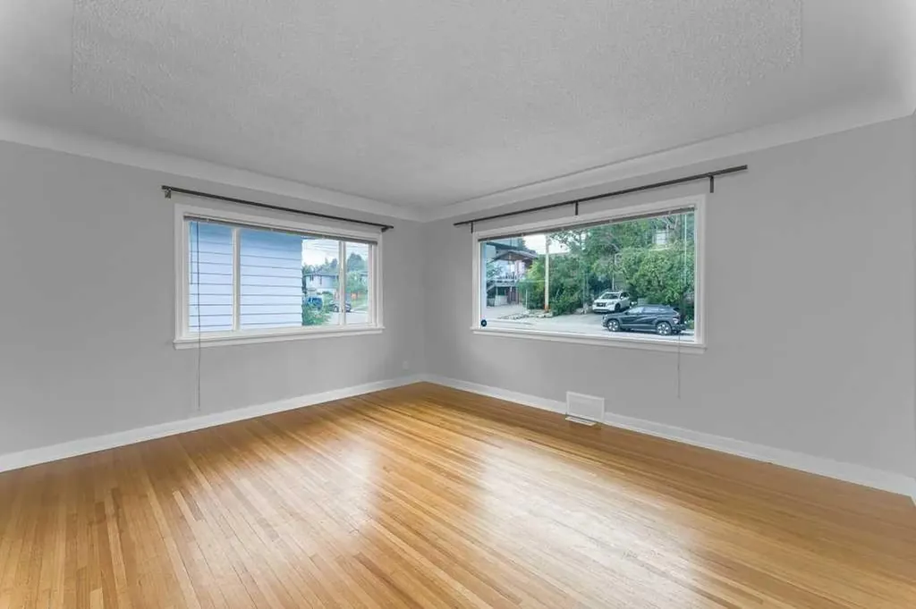2216 19 Street SW Calgary AB T2T 4W9