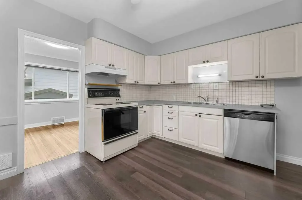 2216 19 Street SW Calgary AB T2T 4W9