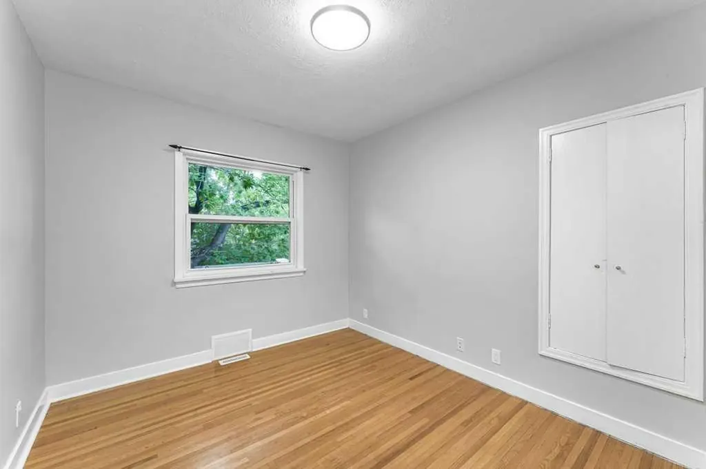 2216 19 Street SW Calgary AB T2T 4W9