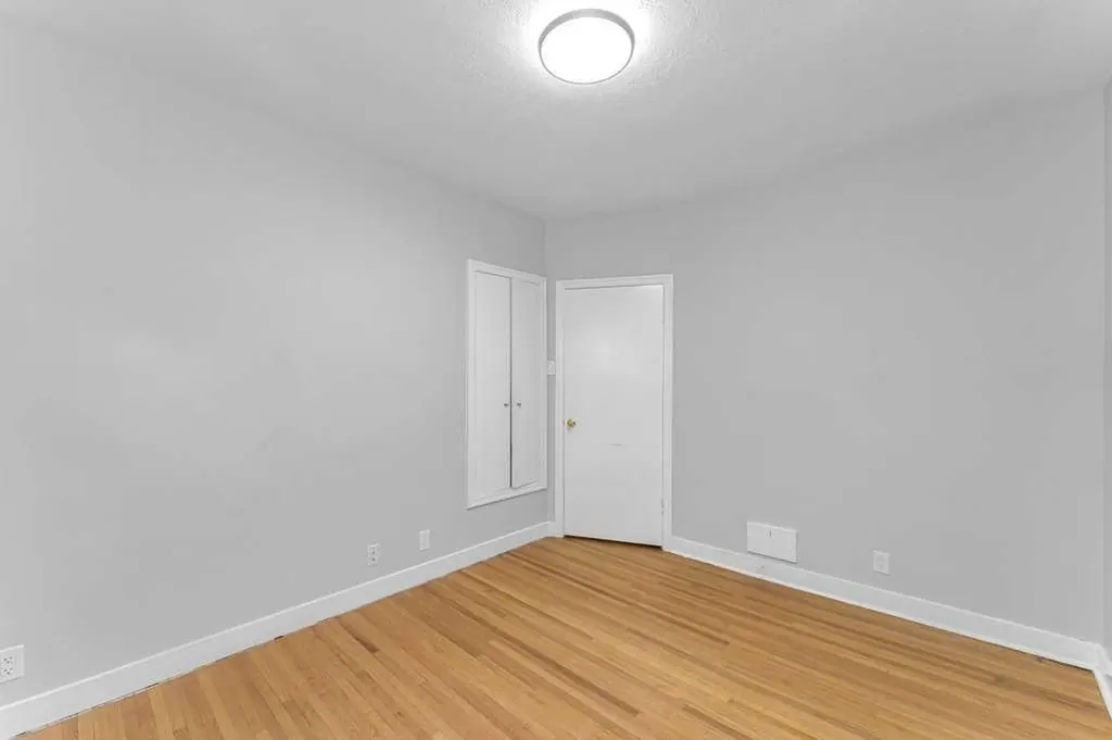 2216 19 Street SW Calgary AB T2T 4W9