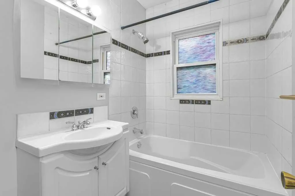 2216 19 Street SW Calgary AB T2T 4W9