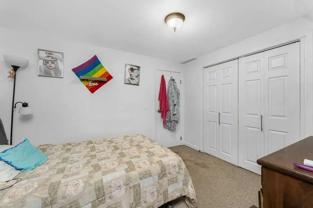 2216 19 Street SW Calgary AB T2T 4W9