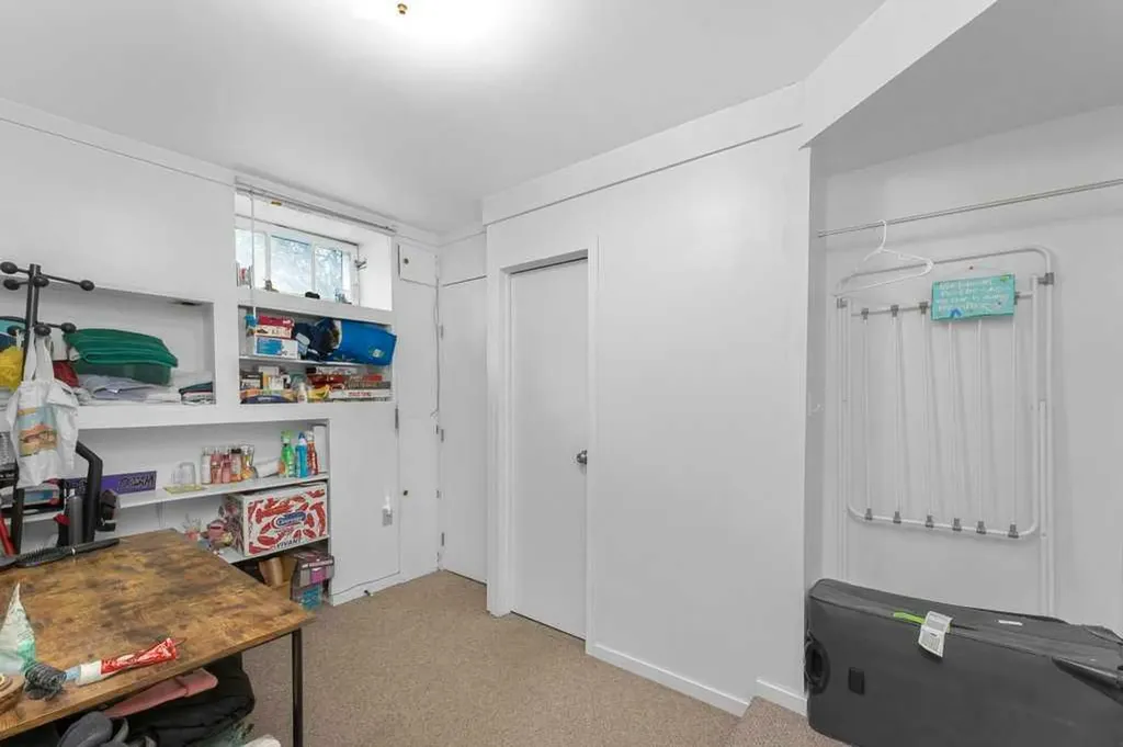 2216 19 Street SW Calgary AB T2T 4W9