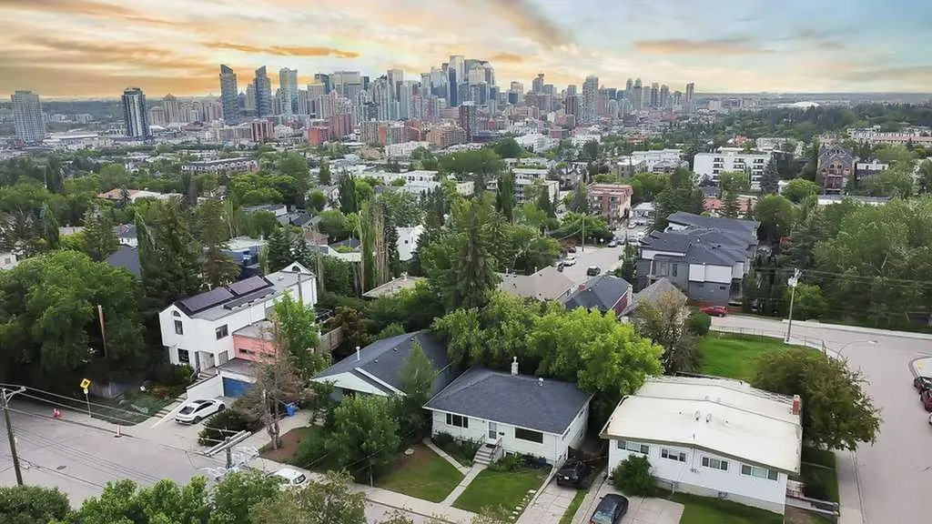 2216 19 Street SW Calgary AB T2T 4W9