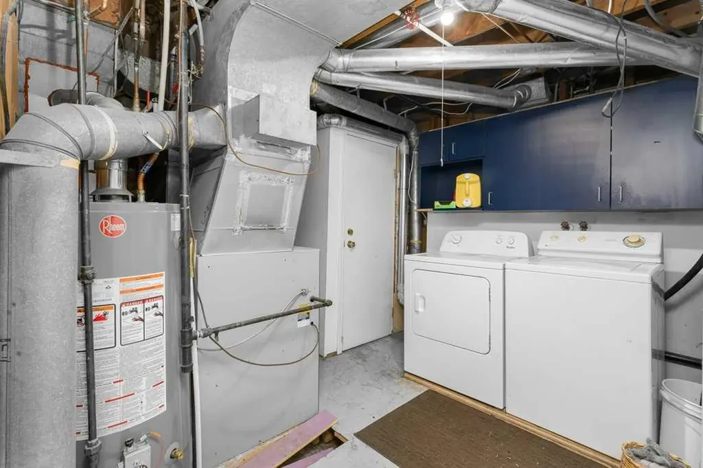 2216 19 Street SW Calgary AB T2T 4W9