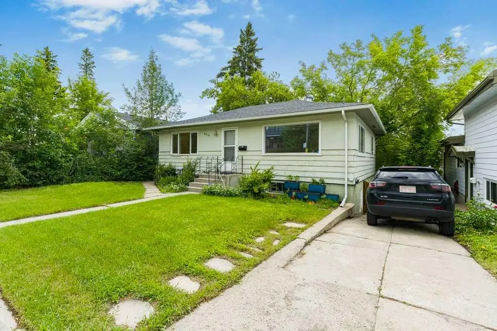 2216 19 Street SW Calgary AB T2T 4W9