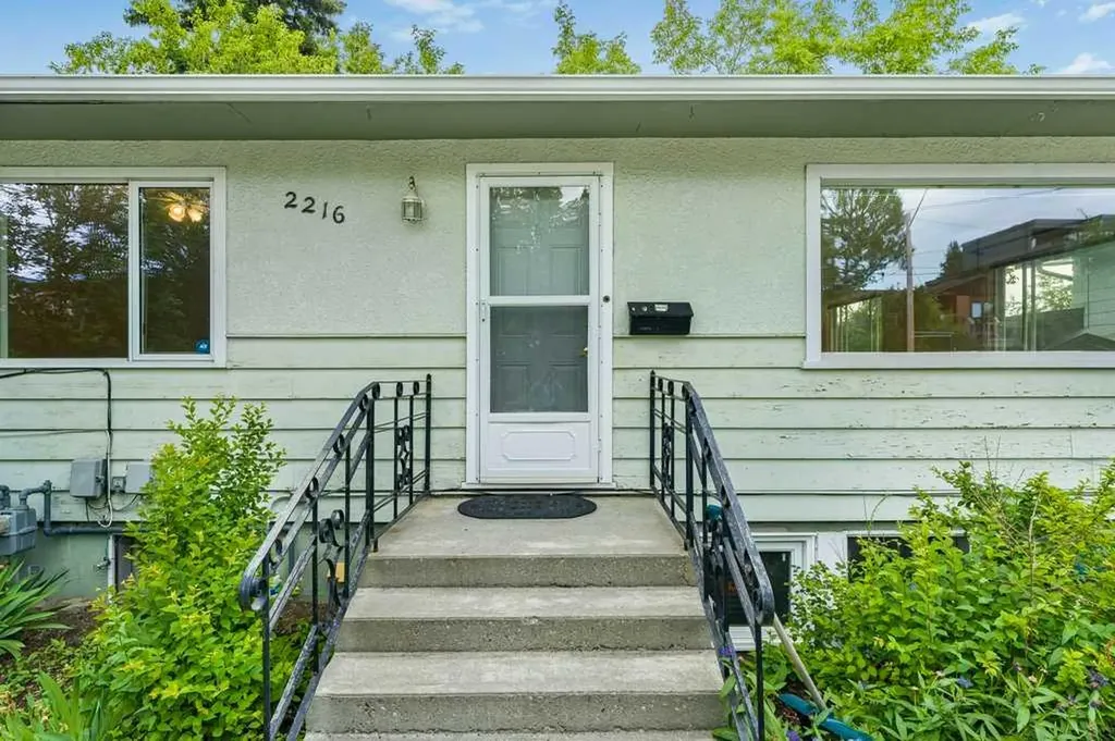 2216 19 Street SW Calgary AB T2T 4W9