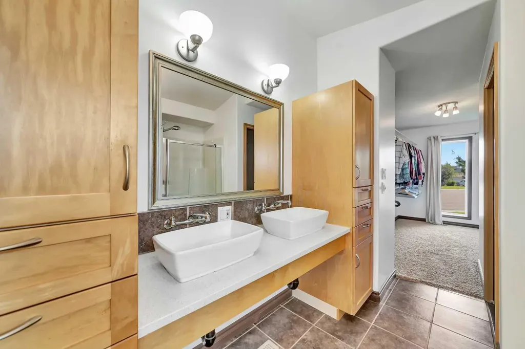 6105 24 Street Lloydminster AB T9V 3J8