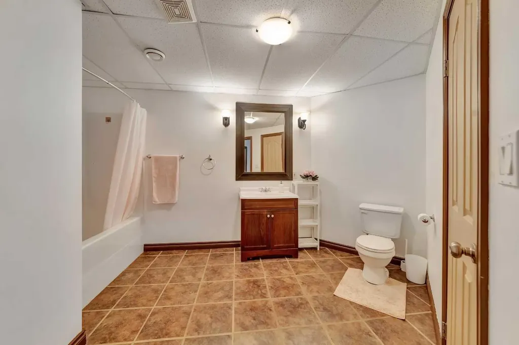 6105 24 Street Lloydminster AB T9V 3J8