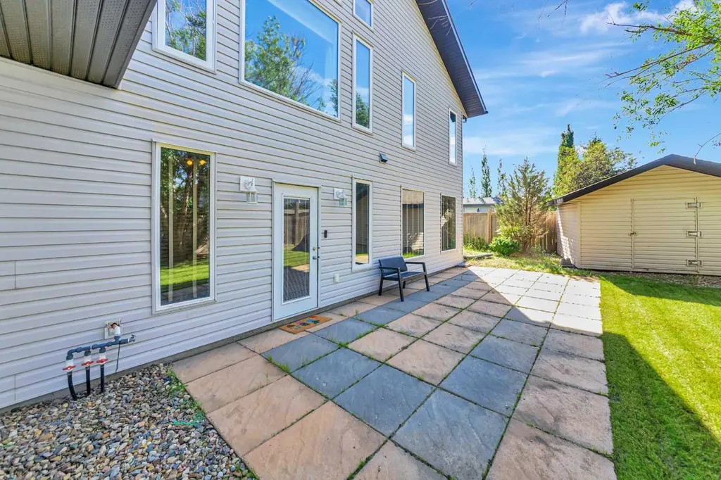 6105 24 Street Lloydminster AB T9V 3J8