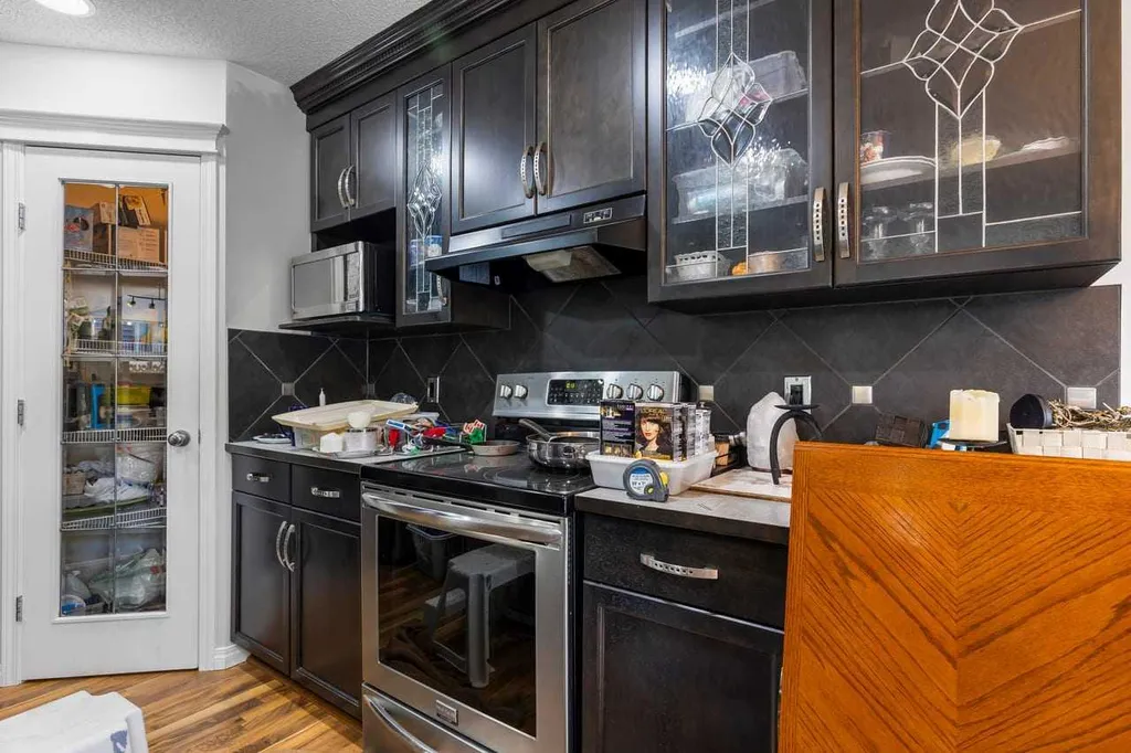 303 Bridlemeadows Common SW Calgary AB T2Y5C4