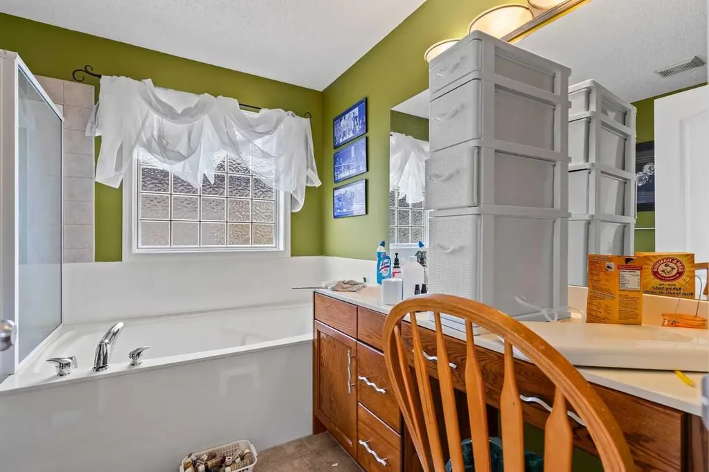 303 Bridlemeadows Common SW Calgary AB T2Y5C4