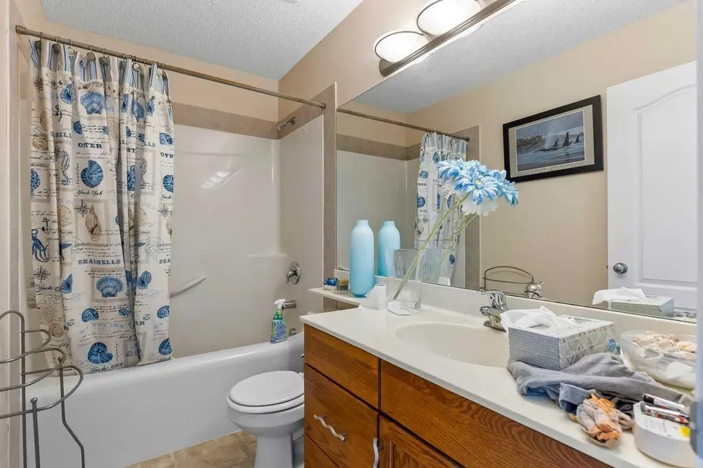 303 Bridlemeadows Common SW Calgary AB T2Y5C4