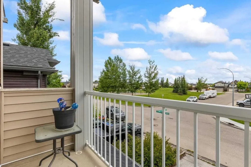 303 Bridlemeadows Common SW Calgary AB T2Y5C4
