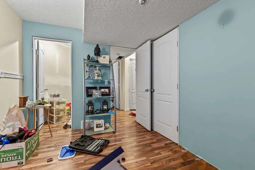 303 Bridlemeadows Common SW Calgary AB T2Y5C4