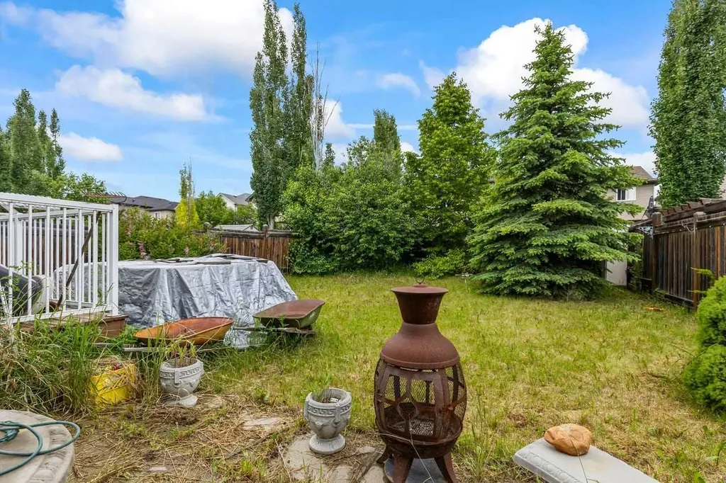 303 Bridlemeadows Common SW Calgary AB T2Y5C4