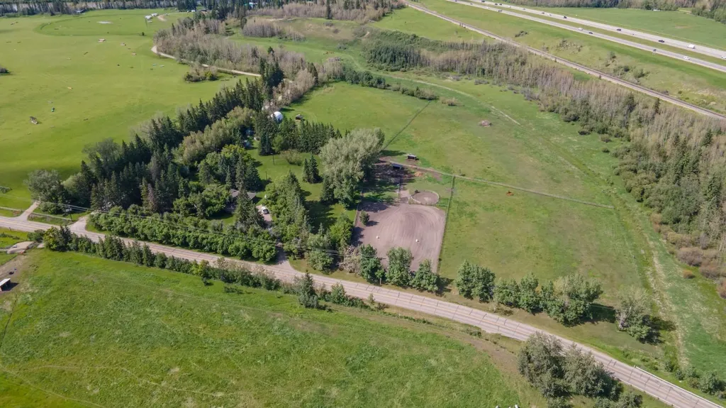 27576 Township Road 382 Rural Red Deer County AB T4E 2G8