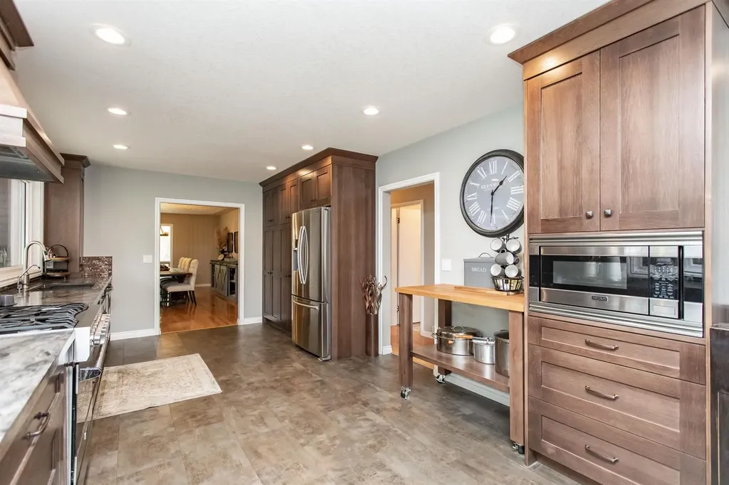 27576 Township Road 382 Rural Red Deer County AB T4E 2G8