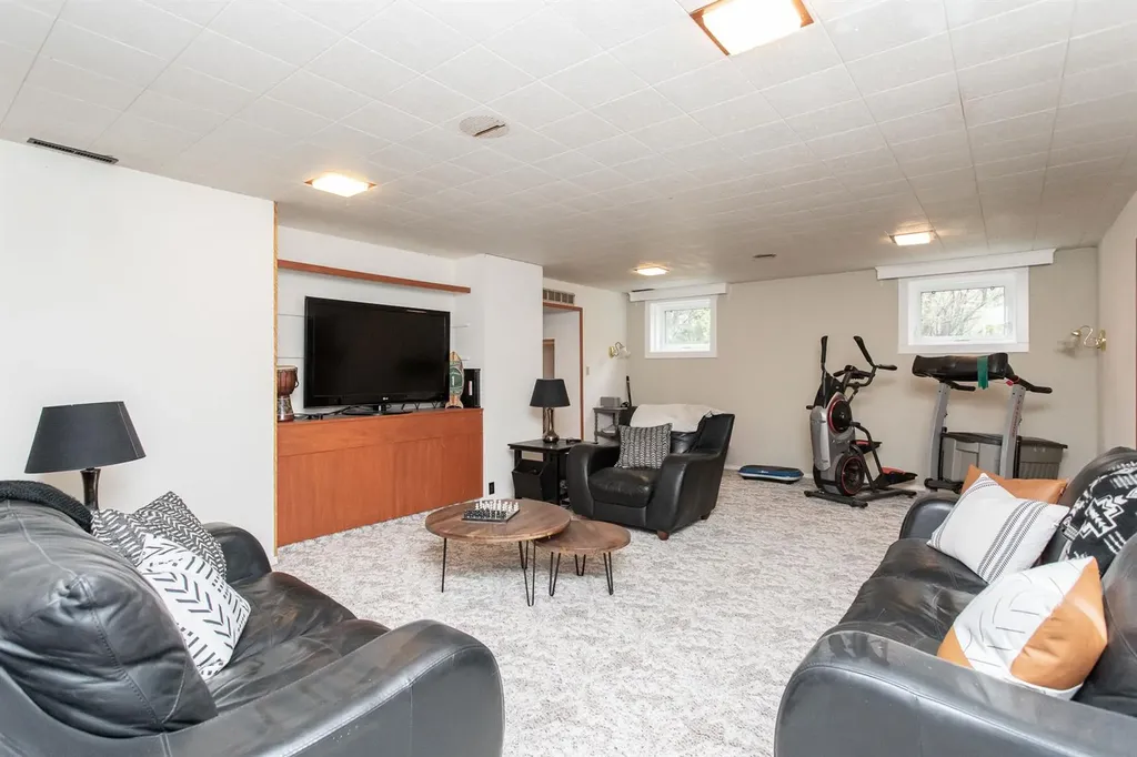 27576 Township Road 382 Rural Red Deer County AB T4E 2G8