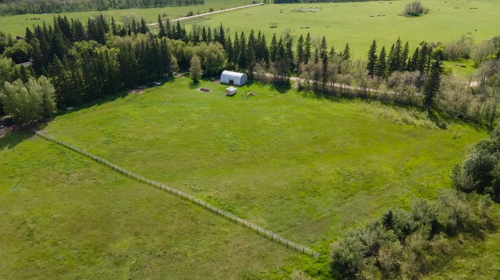 27576 Township Road 382 Rural Red Deer County AB T4E 2G8