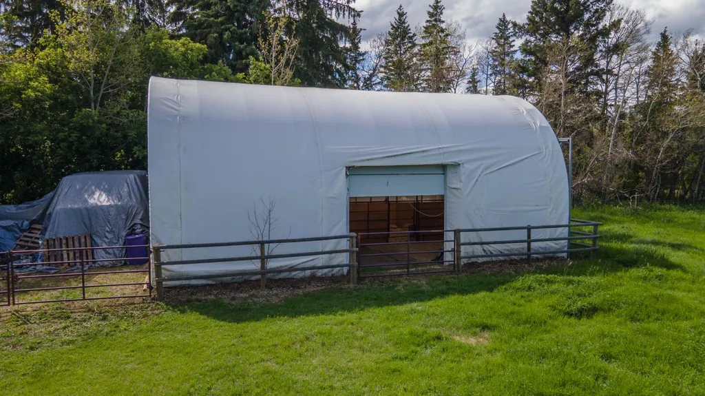 27576 Township Road 382 Rural Red Deer County AB T4E 2G8