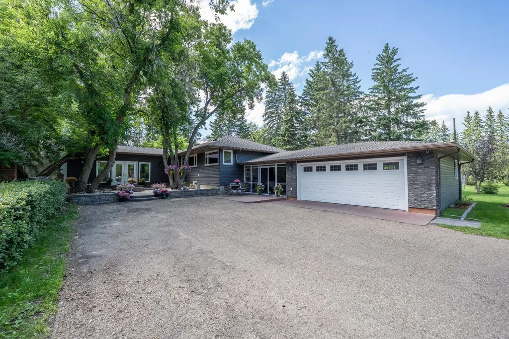 27576 Township Road 382 Rural Red Deer County AB T4E 2G8
