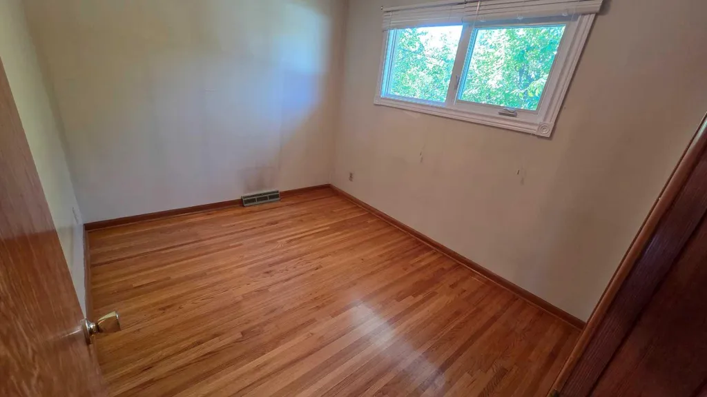 4907 10 Avenue SW Calgary AB T3C 0M3