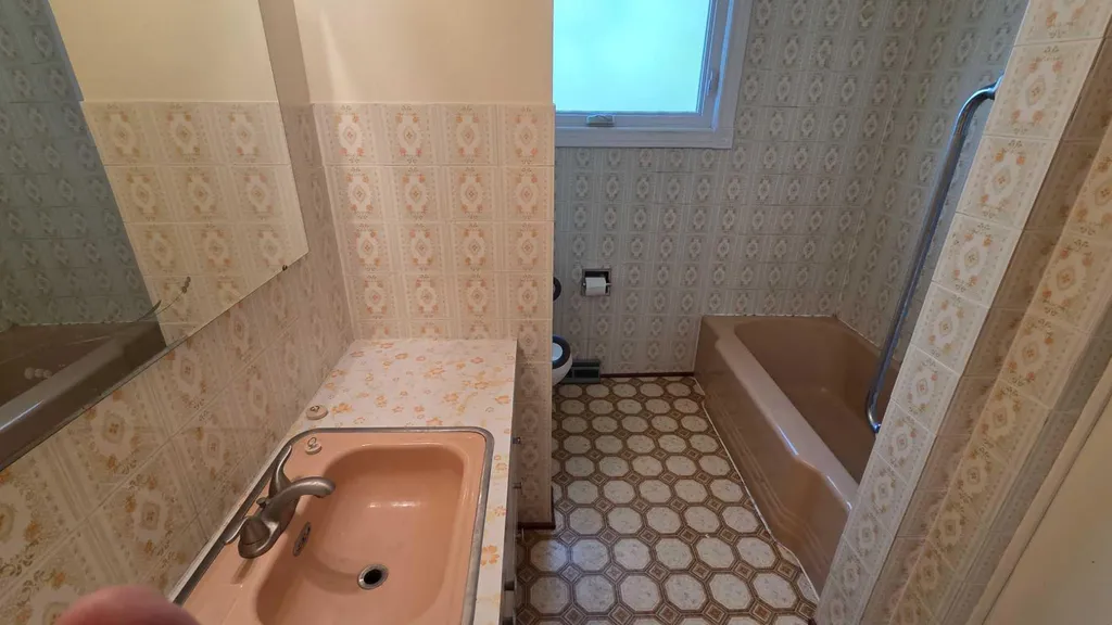 4907 10 Avenue SW Calgary AB T3C 0M3