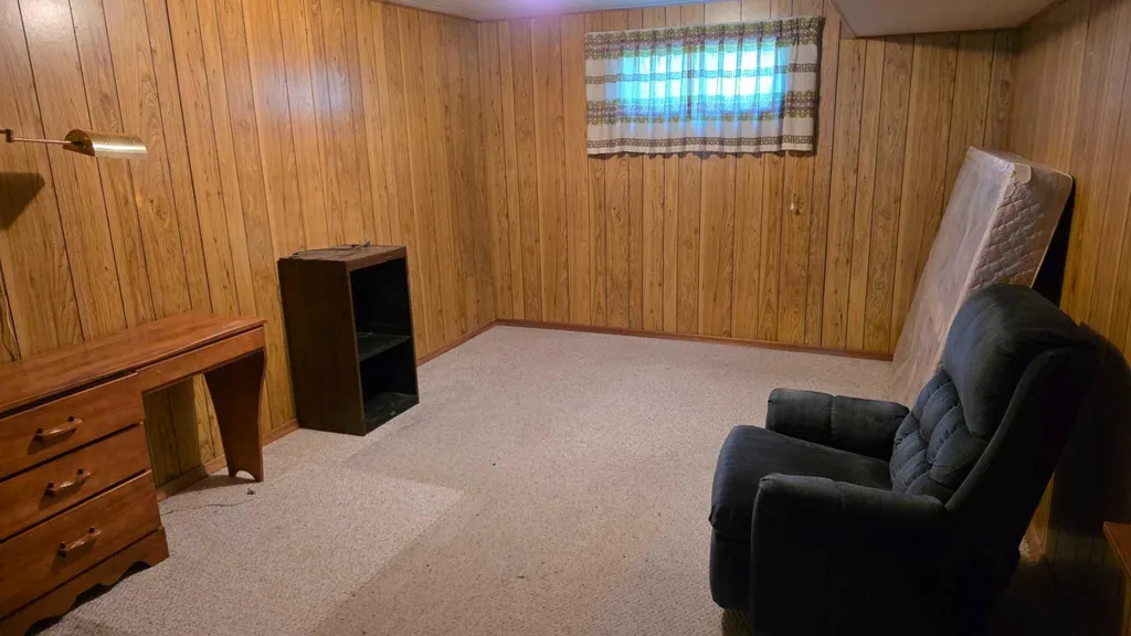 4907 10 Avenue SW Calgary AB T3C 0M3