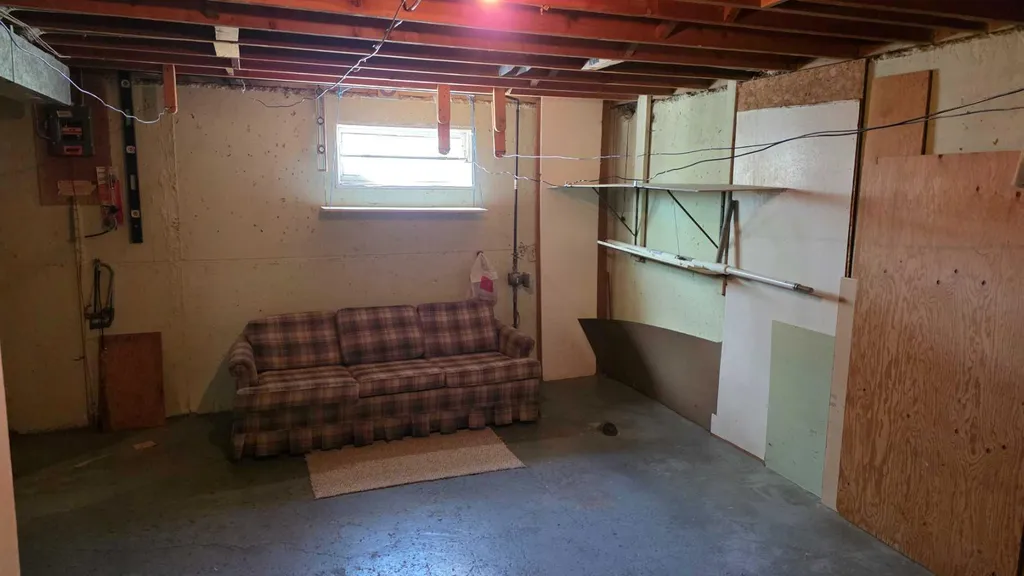4907 10 Avenue SW Calgary AB T3C 0M3