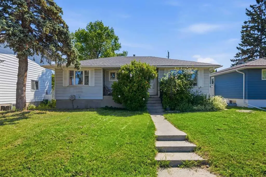 2808 19 Street NW Calgary AB T2M 3V8