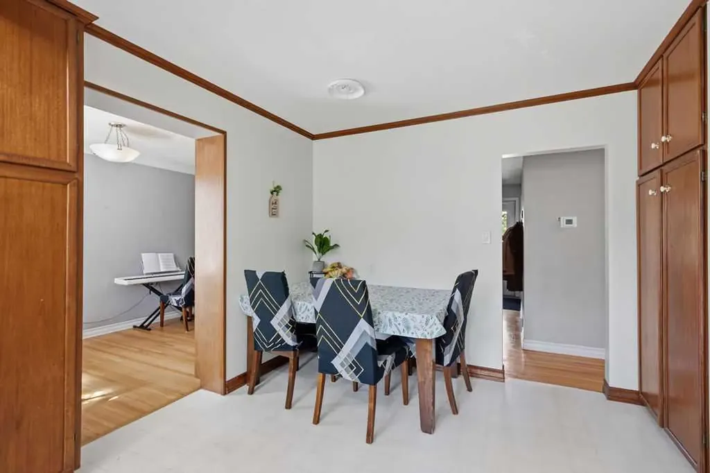2808 19 Street NW Calgary AB T2M 3V8