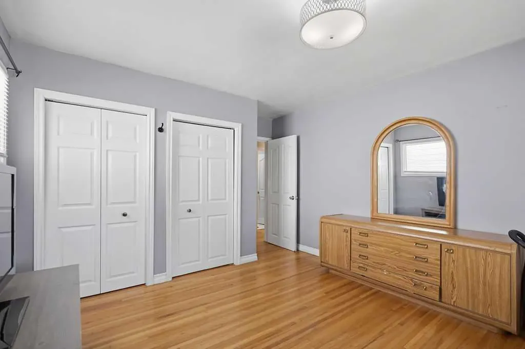 2808 19 Street NW Calgary AB T2M 3V8