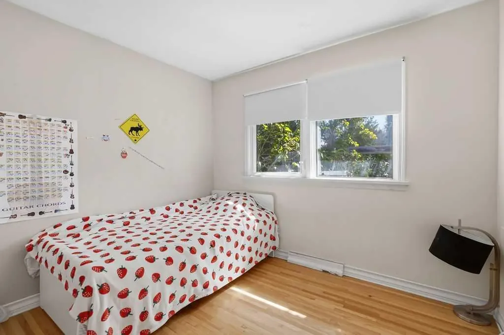 2808 19 Street NW Calgary AB T2M 3V8