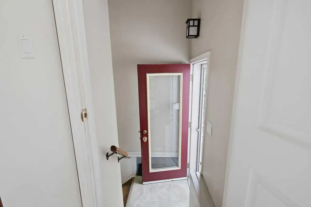 2808 19 Street NW Calgary AB T2M 3V8
