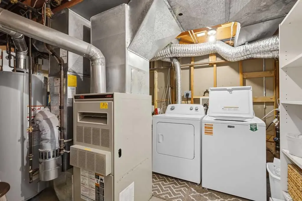 2808 19 Street NW Calgary AB T2M 3V8