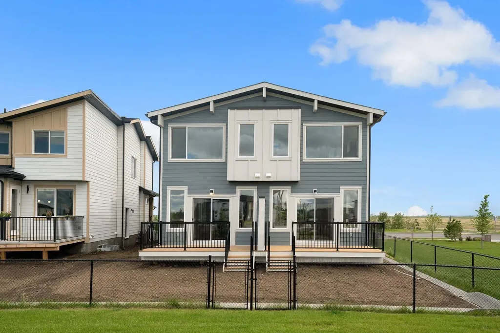 390 South Shore Drive Chestermere AB T1X 2Y6