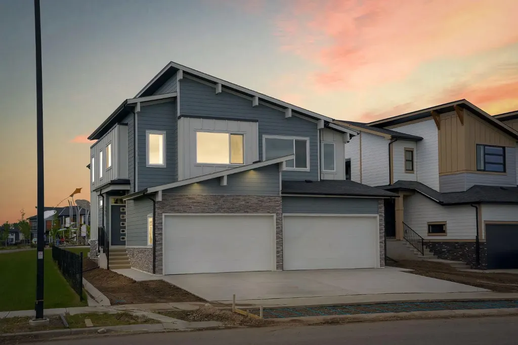 390 South Shore Drive Chestermere AB T1X 2Y6