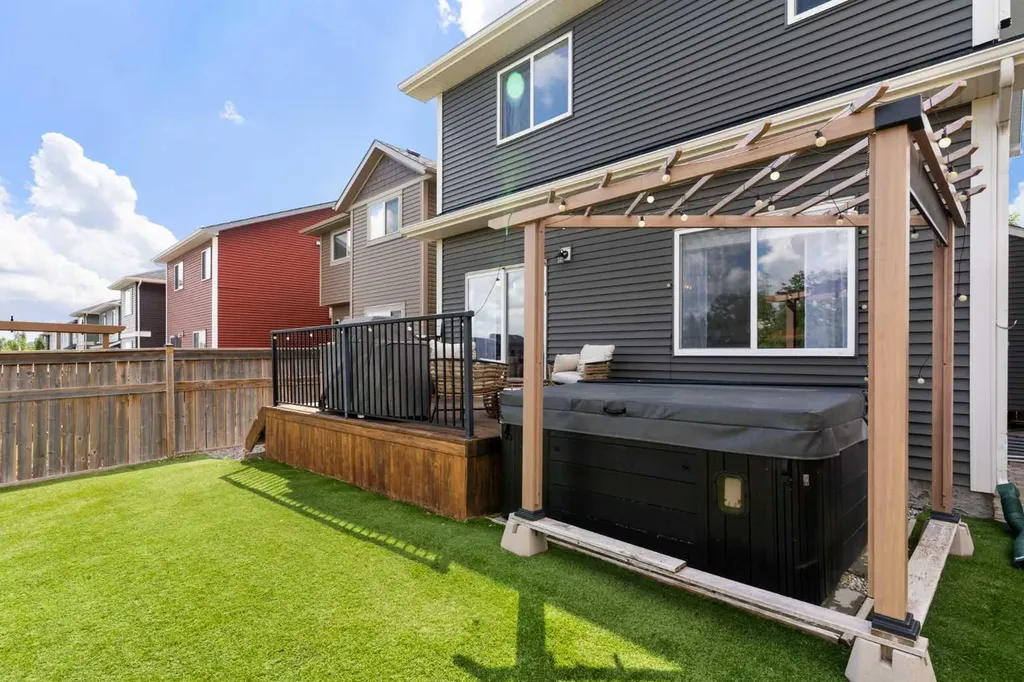 174 Fireside Place Cochrane AB T4C 0R6