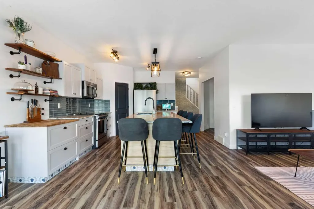 174 Fireside Place Cochrane AB T4C 0R6