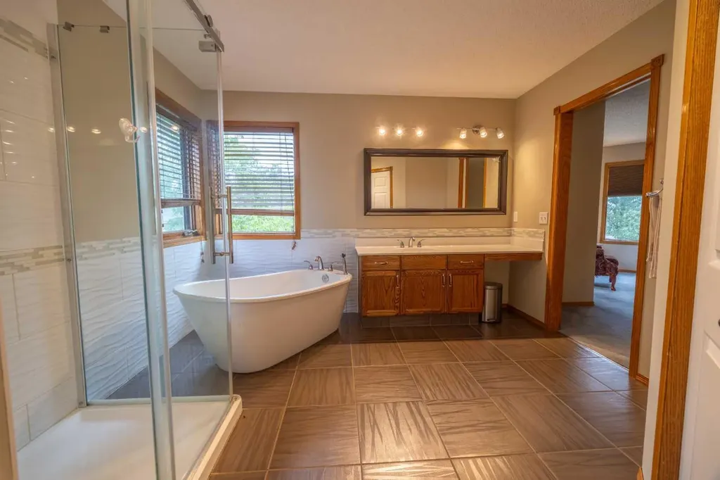 19 Mckenzie Lake Manor SE Calgary AB T2Z 1Y4