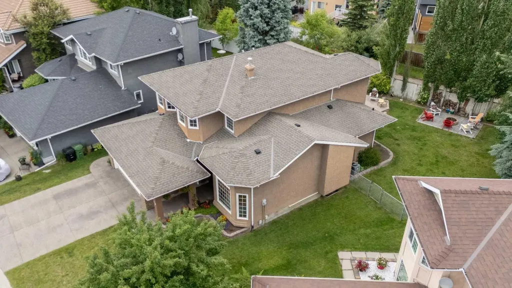 19 Mckenzie Lake Manor SE Calgary AB T2Z 1Y4