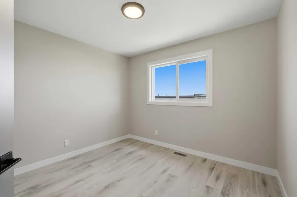 125 Hampton Crescent Sylvan Lake AB T4S 1S8