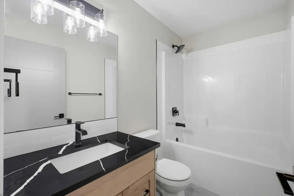 125 Hampton Crescent Sylvan Lake AB T4S 1S8