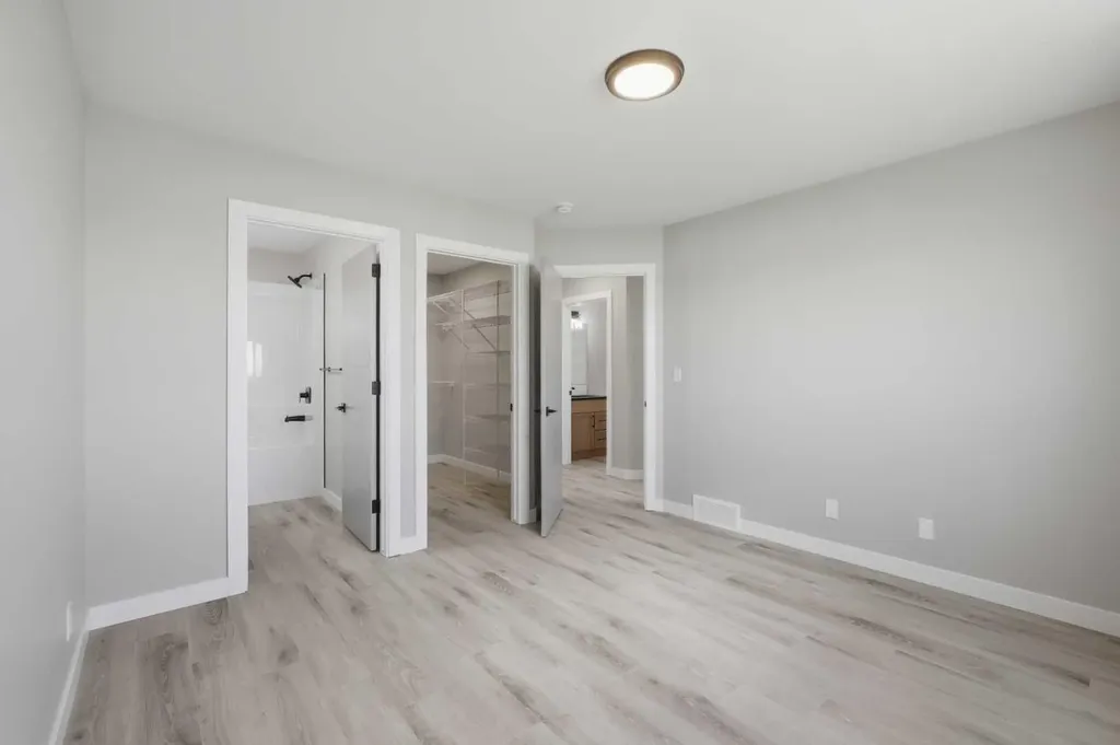 125 Hampton Crescent Sylvan Lake AB T4S 1S8