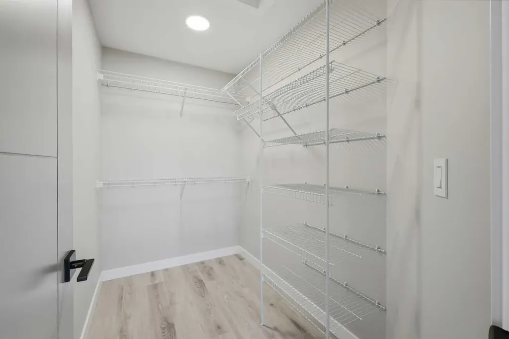 125 Hampton Crescent Sylvan Lake AB T4S 1S8
