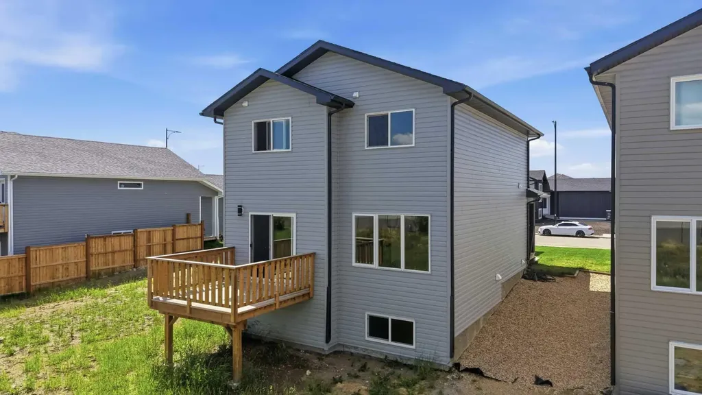 125 Hampton Crescent Sylvan Lake AB T4S 1S8