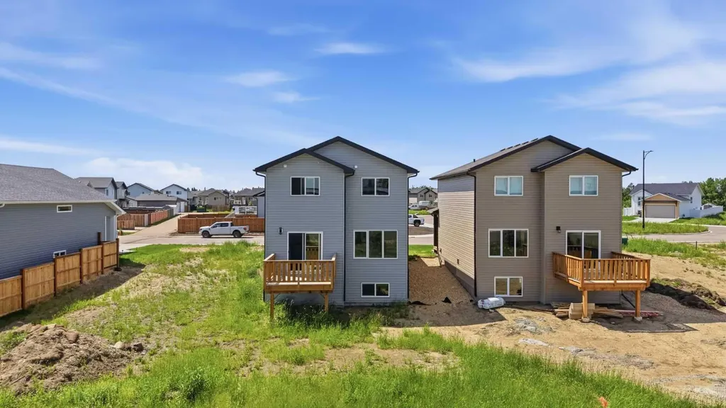 125 Hampton Crescent Sylvan Lake AB T4S 1S8
